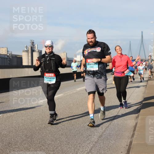 03.10.2025 - Köhlbrandbrückenlauf Lena Gebhardt http://msf.ph/oto/9081384 03.10.2025 10:04:14 Position 2 2787, 2000 meine-sportfotos.de