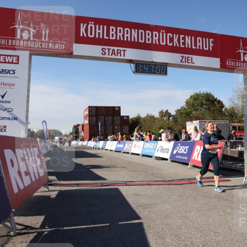03.10.2025 - Köhlbrandbrückenlauf Lena Gebhardt http://msf.ph/oto/9081398 03.10.2025 13:47:00 Ziel 5275, 5295, 5372, 5388, 6558 meine-sportfotos.de