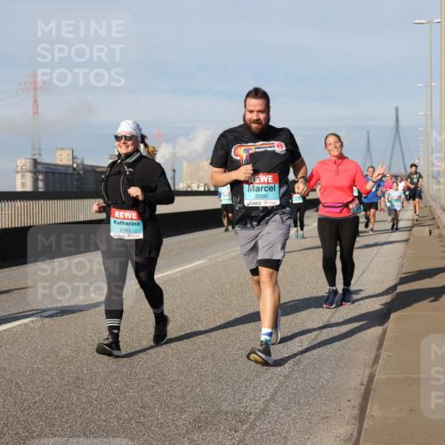 03.10.2025 - Köhlbrandbrückenlauf Lena Gebhardt http://msf.ph/oto/9081400 03.10.2025 10:04:14 Position 2 2787, 2000 meine-sportfotos.de