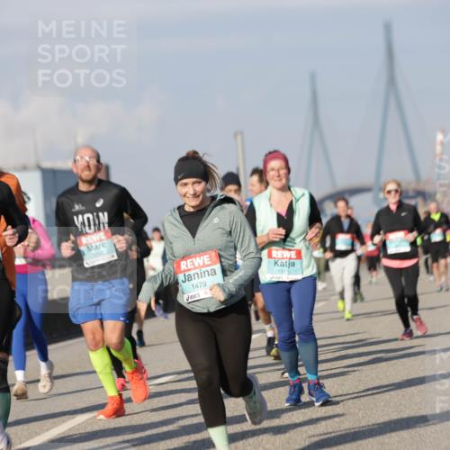 03.10.2025 - Köhlbrandbrückenlauf Jannik Wohlers http://msf.ph/oto/9081403 03.10.2025 10:02:20 Position 3 2051, 1282, 1479, 191 meine-sportfotos.de