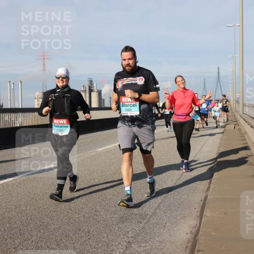 03.10.2025 - Köhlbrandbrückenlauf Lena Gebhardt http://msf.ph/oto/9081417 03.10.2025 10:04:15 Position 2 2787, 2000 meine-sportfotos.de