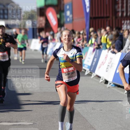 03.10.2025 - Köhlbrandbrückenlauf Jannik Wohlers http://msf.ph/oto/9081418 03.10.2025 13:18:04 Ziel 4333, 4366, 4620, 4661, 4682, 4950, 5129, 5209, 6153, 6326, 6435, 6633, 6634 meine-sportfotos.de