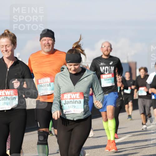 03.10.2025 - Köhlbrandbrückenlauf Jannik Wohlers http://msf.ph/oto/9081421 03.10.2025 10:02:22 Position 3 3736, 2051, 1593, 1479, 191 meine-sportfotos.de