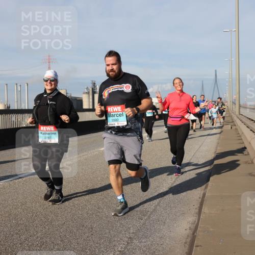 03.10.2025 - Köhlbrandbrückenlauf Lena Gebhardt http://msf.ph/oto/9081425 03.10.2025 10:04:15 Position 2 2787, 2000 meine-sportfotos.de