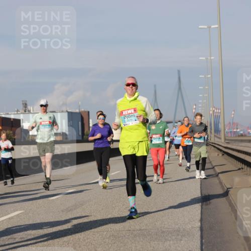 03.10.2025 - Köhlbrandbrückenlauf Jannik Wohlers http://msf.ph/oto/9081434 03.10.2025 09:54:36 Position 3 2027, 2679 meine-sportfotos.de