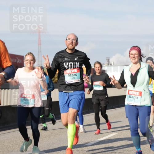03.10.2025 - Köhlbrandbrückenlauf Jannik Wohlers http://msf.ph/oto/9081456 03.10.2025 10:02:23 Position 3 1593, 1672, 1282, 1911 meine-sportfotos.de