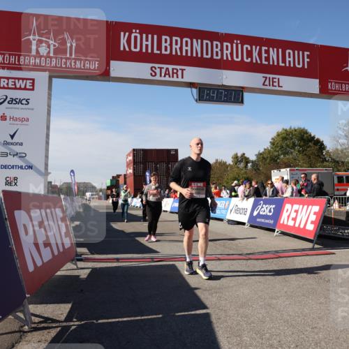 03.10.2025 - Köhlbrandbrückenlauf Lena Gebhardt http://msf.ph/oto/9081464 03.10.2025 13:47:12 Ziel 5136, 5293, 5635, 5636, 6073 meine-sportfotos.de