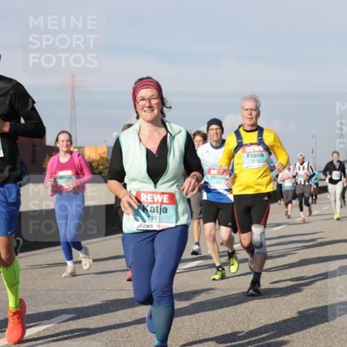 03.10.2025 - Köhlbrandbrückenlauf Jannik Wohlers http://msf.ph/oto/9081480 03.10.2025 10:02:24 Position 3 1282, 1911, 3050 meine-sportfotos.de