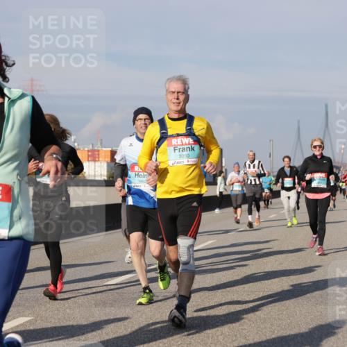 03.10.2025 - Köhlbrandbrückenlauf Jannik Wohlers http://msf.ph/oto/9081490 03.10.2025 10:02:25 Position 3 1911, 1862, 3050 meine-sportfotos.de