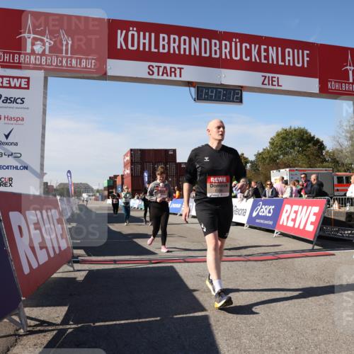 03.10.2025 - Köhlbrandbrückenlauf Lena Gebhardt http://msf.ph/oto/9081493 03.10.2025 13:47:12 Ziel 5136, 5293, 5635, 5636, 6073 meine-sportfotos.de