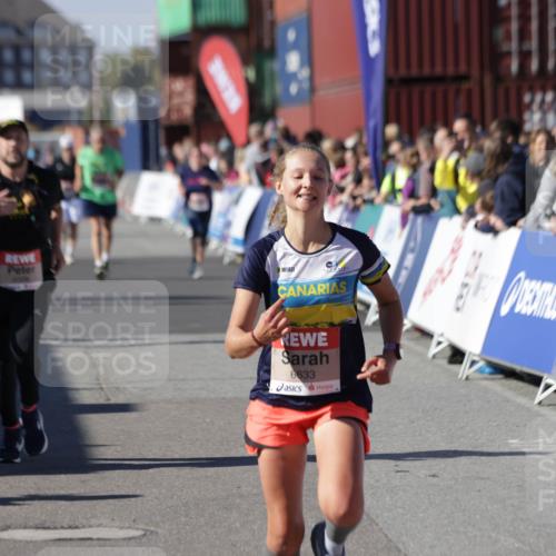 03.10.2025 - Köhlbrandbrückenlauf Jannik Wohlers http://msf.ph/oto/9081496 03.10.2025 13:18:04 Ziel 4333, 4366, 4620, 4661, 4682, 4950, 5129, 5209, 6153, 6326, 6435, 6633, 6634 meine-sportfotos.de