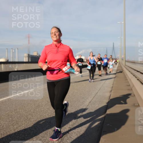 03.10.2025 - Köhlbrandbrückenlauf Lena Gebhardt http://msf.ph/oto/9081505 03.10.2025 10:04:16 Position 2  meine-sportfotos.de