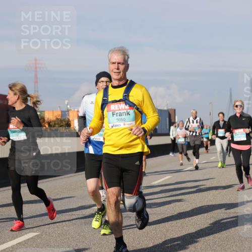 03.10.2025 - Köhlbrandbrückenlauf Jannik Wohlers http://msf.ph/oto/9081534 03.10.2025 10:02:26 Position 3 1049, 186, 3050 meine-sportfotos.de