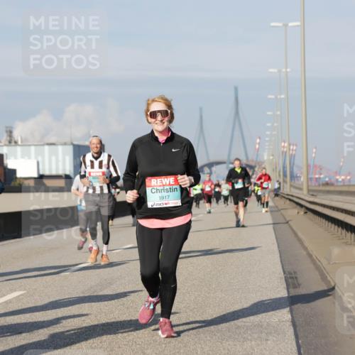 03.10.2025 - Köhlbrandbrückenlauf Jannik Wohlers http://msf.ph/oto/9081543 03.10.2025 10:02:27 Position 3 1917 meine-sportfotos.de