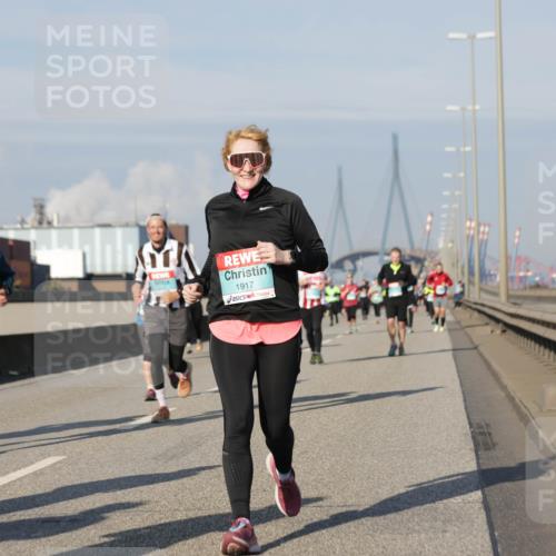 03.10.2025 - Köhlbrandbrückenlauf Jannik Wohlers http://msf.ph/oto/9081570 03.10.2025 10:02:28 Position 3 1917 meine-sportfotos.de