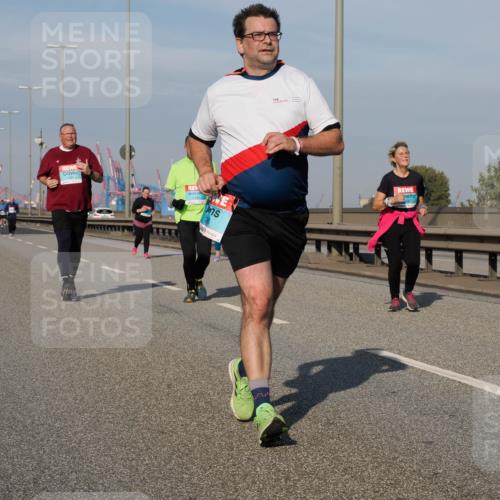 03.10.2025 - Köhlbrandbrückenlauf Fabian Wolf http://msf.ph/oto/9081580 03.10.2025 10:18:07 Position 3 26 meine-sportfotos.de