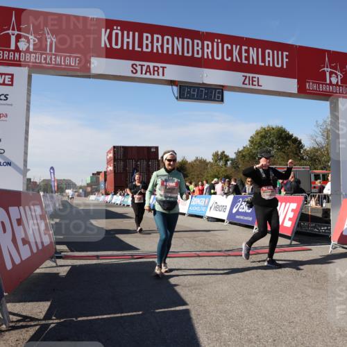 03.10.2025 - Köhlbrandbrückenlauf Lena Gebhardt http://msf.ph/oto/9081586 03.10.2025 13:47:17 Ziel 5136, 5293, 5635, 5636, 6073 meine-sportfotos.de