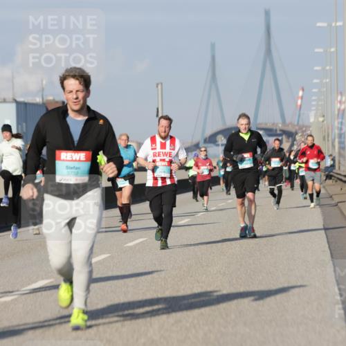 03.10.2025 - Köhlbrandbrückenlauf Jannik Wohlers http://msf.ph/oto/9081587 03.10.2025 10:02:29 Position 3 2785, 3732 meine-sportfotos.de