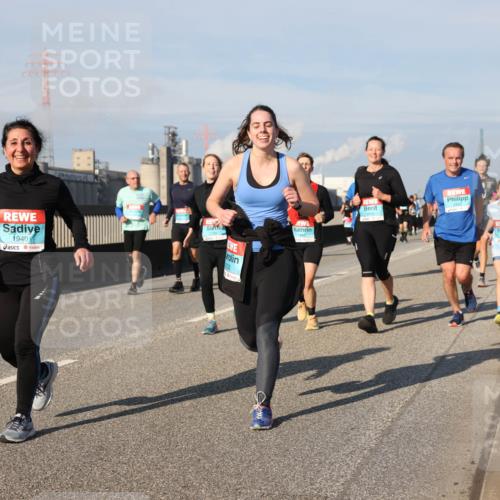 03.10.2025 - Köhlbrandbrückenlauf Lena Gebhardt http://msf.ph/oto/9081593 03.10.2025 10:04:18 Position 2 1940 meine-sportfotos.de