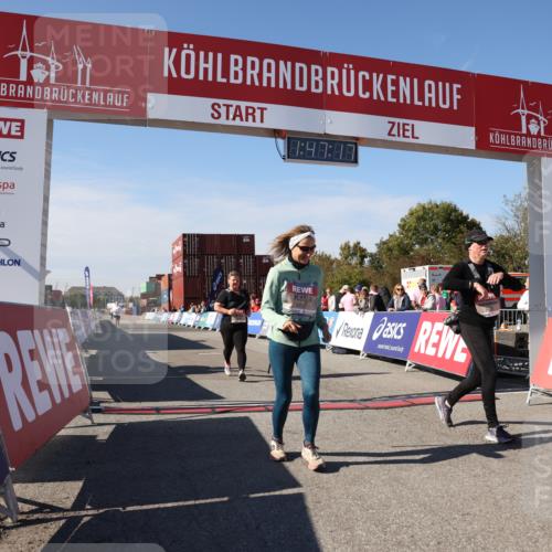 03.10.2025 - Köhlbrandbrückenlauf Lena Gebhardt http://msf.ph/oto/9081598 03.10.2025 13:47:17 Ziel 5136, 5293, 5635, 5636, 6073 meine-sportfotos.de