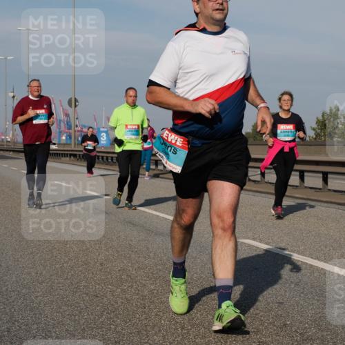 03.10.2025 - Köhlbrandbrückenlauf Fabian Wolf http://msf.ph/oto/9081599 03.10.2025 10:18:07 Position 3 3, 2485, 2516 meine-sportfotos.de