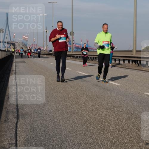 03.10.2025 - Köhlbrandbrückenlauf Fabian Wolf http://msf.ph/oto/9081609 03.10.2025 10:18:08 Position 3 3349, 2485 meine-sportfotos.de