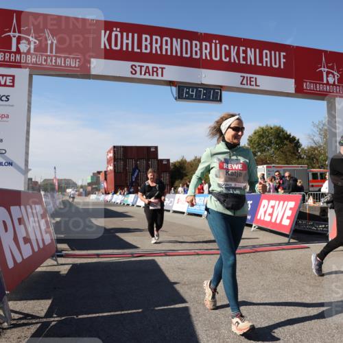 03.10.2025 - Köhlbrandbrückenlauf Lena Gebhardt http://msf.ph/oto/9081613 03.10.2025 13:47:17 Ziel 5136, 5293, 5635, 5636, 6073 meine-sportfotos.de
