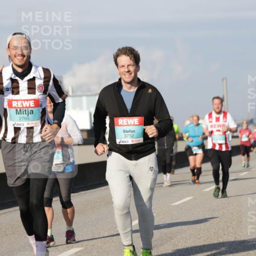 03.10.2025 - Köhlbrandbrückenlauf Jannik Wohlers http://msf.ph/oto/9081614 03.10.2025 10:02:30 Position 3 2765, 3732 meine-sportfotos.de