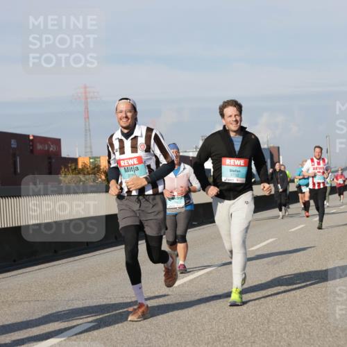 03.10.2025 - Köhlbrandbrückenlauf Jannik Wohlers http://msf.ph/oto/9081625 03.10.2025 10:02:31 Position 3 2765, 3732, 55 meine-sportfotos.de