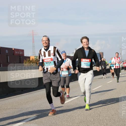 03.10.2025 - Köhlbrandbrückenlauf Jannik Wohlers http://msf.ph/oto/9081629 03.10.2025 10:02:31 Position 3 2765, 3732, 2 meine-sportfotos.de