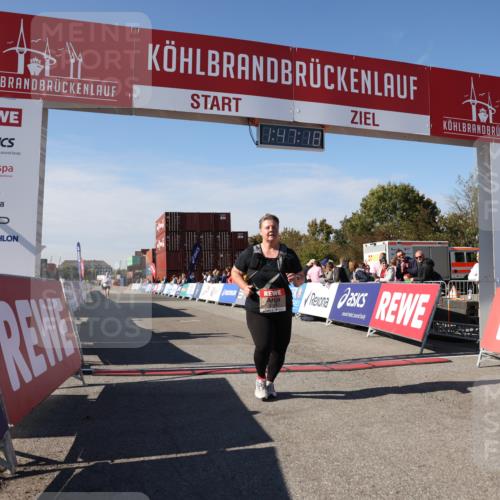 03.10.2025 - Köhlbrandbrückenlauf Lena Gebhardt http://msf.ph/oto/9081631 03.10.2025 13:47:19 Ziel 5136, 5293, 5635, 5636, 6073 meine-sportfotos.de