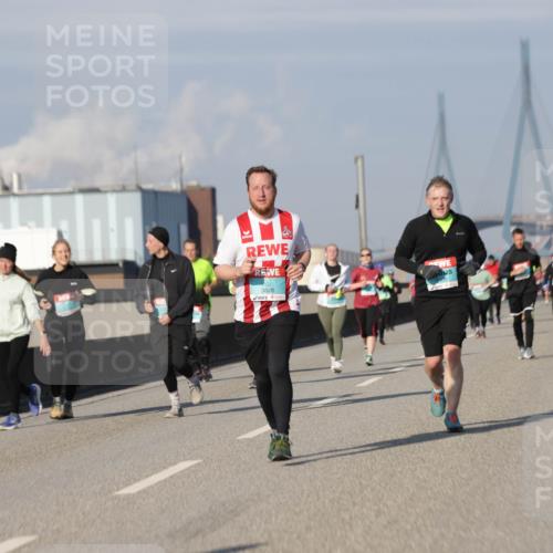 03.10.2025 - Köhlbrandbrückenlauf Jannik Wohlers http://msf.ph/oto/9081648 03.10.2025 10:02:32 Position 3 3828 meine-sportfotos.de