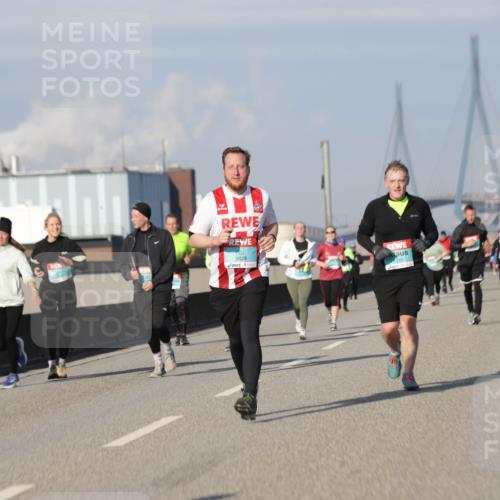 03.10.2025 - Köhlbrandbrückenlauf Jannik Wohlers http://msf.ph/oto/9081656 03.10.2025 10:02:32 Position 3 3828 meine-sportfotos.de