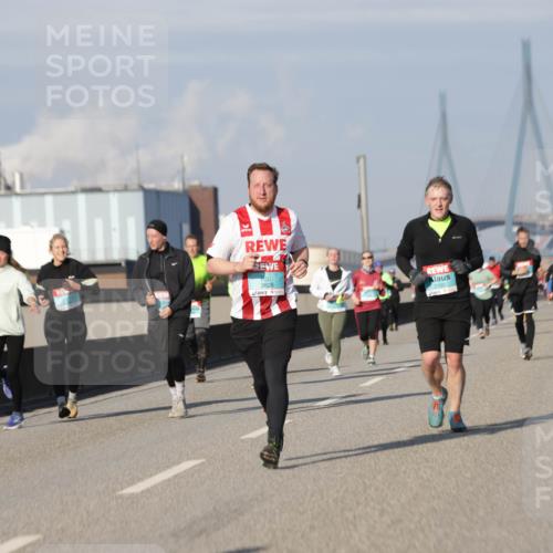 03.10.2025 - Köhlbrandbrückenlauf Jannik Wohlers http://msf.ph/oto/9081658 03.10.2025 10:02:32 Position 3 3828, 2180 meine-sportfotos.de