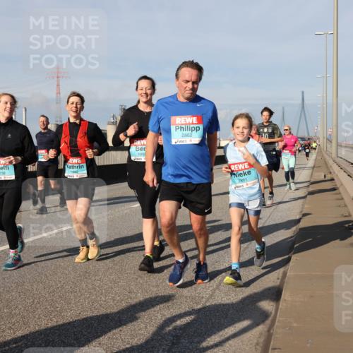 03.10.2025 - Köhlbrandbrückenlauf Lena Gebhardt http://msf.ph/oto/9081687 03.10.2025 10:04:20 Position 2 1732, 1440, 1895, 2862, 2861 meine-sportfotos.de