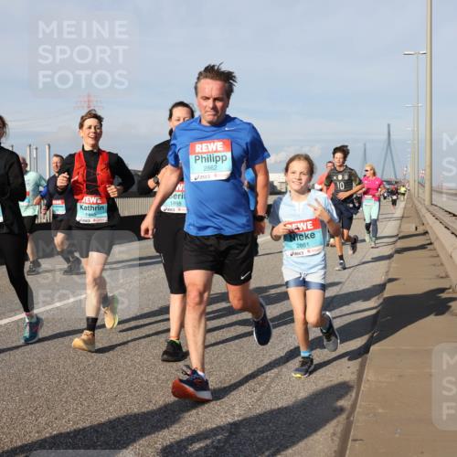 03.10.2025 - Köhlbrandbrückenlauf Lena Gebhardt http://msf.ph/oto/9081715 03.10.2025 10:04:20 Position 2 1732, 1440, 1895, 2862, 2861, 10 meine-sportfotos.de