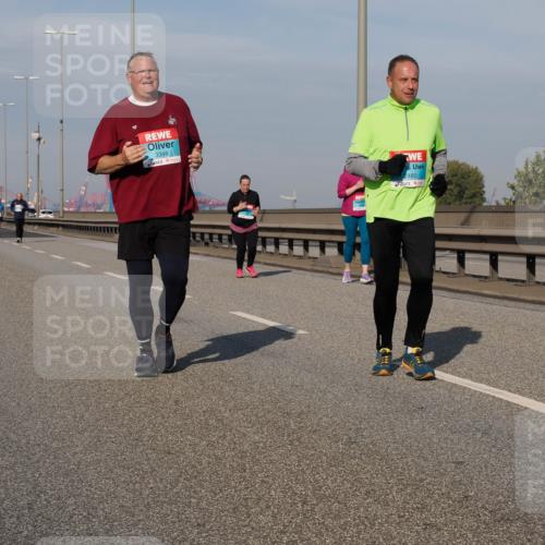 03.10.2025 - Köhlbrandbrückenlauf Fabian Wolf http://msf.ph/oto/9081721 03.10.2025 10:18:10 Position 3 3349, 2480 meine-sportfotos.de