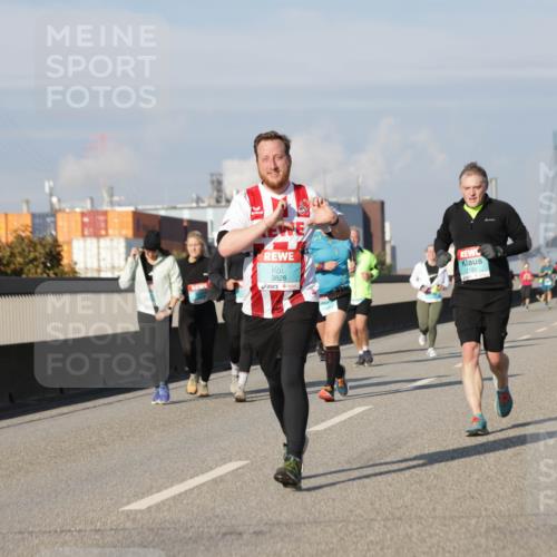 03.10.2025 - Köhlbrandbrückenlauf Jannik Wohlers http://msf.ph/oto/9081728 03.10.2025 10:02:34 Position 3 3828, 2180 meine-sportfotos.de