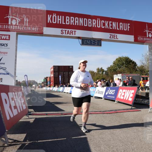 03.10.2025 - Köhlbrandbrückenlauf Lena Gebhardt http://msf.ph/oto/9081729 03.10.2025 13:47:31 Ziel 5534 meine-sportfotos.de