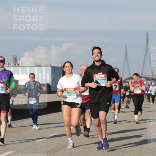 03.10.2025 - Köhlbrandbrückenlauf Jannik Wohlers http://msf.ph/oto/9081731 03.10.2025 09:54:45 Position 3 1401, 3672 meine-sportfotos.de