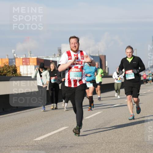 03.10.2025 - Köhlbrandbrückenlauf Jannik Wohlers http://msf.ph/oto/9081736 03.10.2025 10:02:35 Position 3 3828, 2180 meine-sportfotos.de
