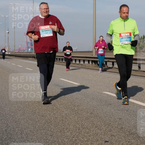 03.10.2025 - Köhlbrandbrückenlauf Fabian Wolf http://msf.ph/oto/9081748 03.10.2025 10:18:11 Position 3 3349, 2480 meine-sportfotos.de