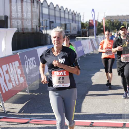 03.10.2025 - Köhlbrandbrückenlauf Jannik Wohlers http://msf.ph/oto/9081756 03.10.2025 13:18:06 Ziel 4333, 4366, 4472, 4473, 4620, 4661, 4682, 4950, 5129, 5209, 5454, 6310, 6326, 6633, 6634 meine-sportfotos.de