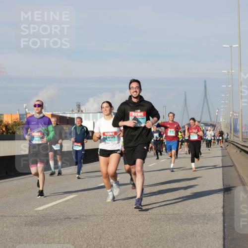 03.10.2025 - Köhlbrandbrückenlauf Jannik Wohlers http://msf.ph/oto/9081762 03.10.2025 09:54:46 Position 3 1401 meine-sportfotos.de