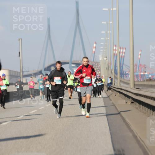 03.10.2025 - Köhlbrandbrückenlauf Jannik Wohlers http://msf.ph/oto/9081763 03.10.2025 10:02:36 Position 3 2854 meine-sportfotos.de