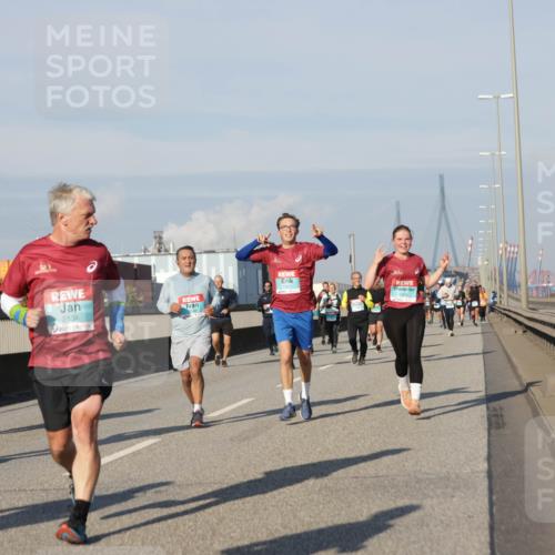 03.10.2025 - Köhlbrandbrückenlauf Jannik Wohlers http://msf.ph/oto/9081784 03.10.2025 09:54:49 Position 3 2134 meine-sportfotos.de