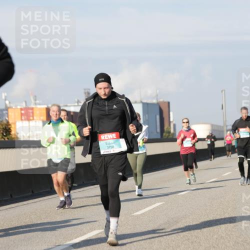 03.10.2025 - Köhlbrandbrückenlauf Jannik Wohlers http://msf.ph/oto/9081798 03.10.2025 10:02:39 Position 3 3758 meine-sportfotos.de