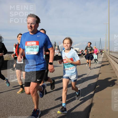 03.10.2025 - Köhlbrandbrückenlauf Lena Gebhardt http://msf.ph/oto/9081807 03.10.2025 10:04:21 Position 2 1732, 2862, 2861 meine-sportfotos.de