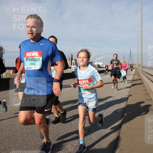 03.10.2025 - Köhlbrandbrückenlauf Lena Gebhardt http://msf.ph/oto/9081818 03.10.2025 10:04:21 Position 2 2862, 280 meine-sportfotos.de