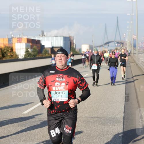 03.10.2025 - Köhlbrandbrückenlauf Jannik Wohlers http://msf.ph/oto/9081827 03.10.2025 10:04:54 Position 3 3713, 64 meine-sportfotos.de